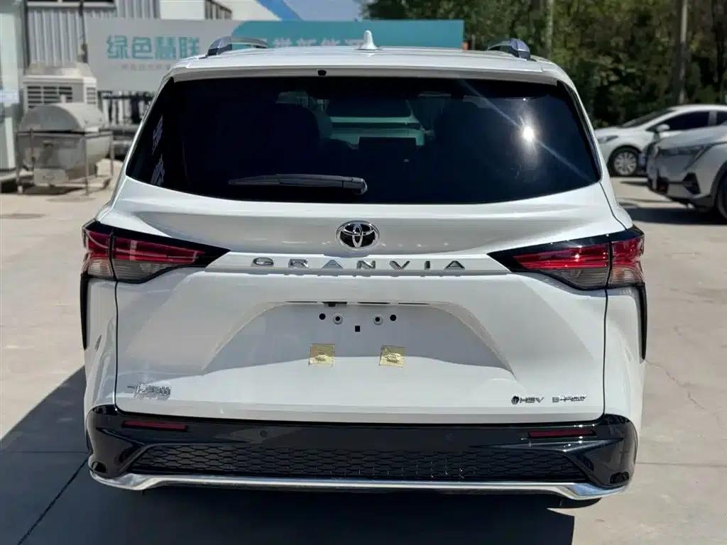 2026 Grevia 2.5L Hybrid Premium PLUS AWD — миниатюра 5