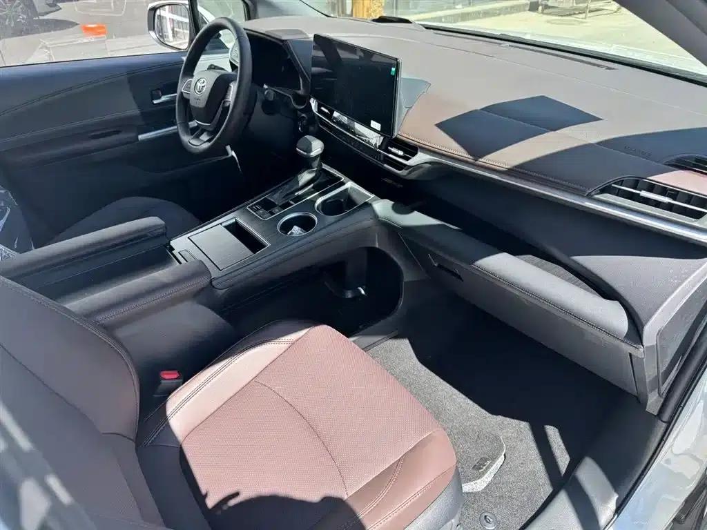 2026 Grevia 2.5L Hybrid Premium PLUS AWD — миниатюра 8