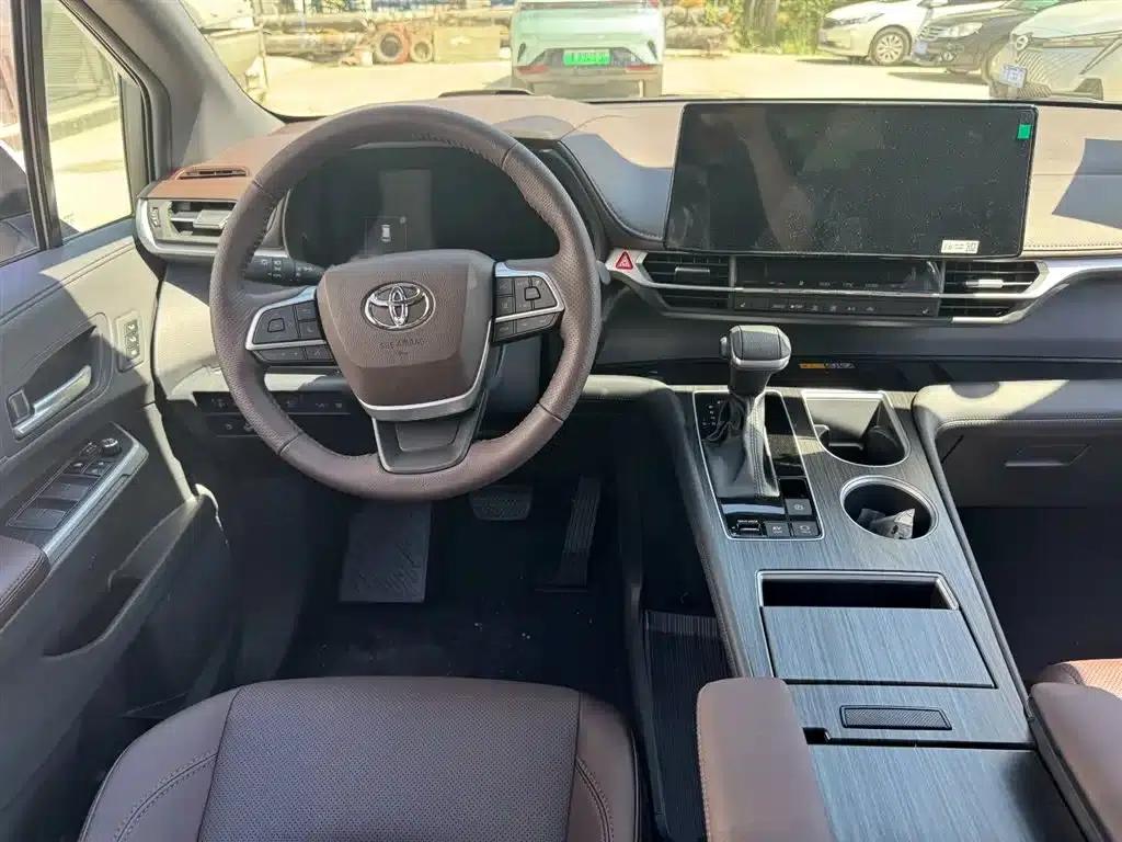 2026 Grevia 2.5L Hybrid Premium PLUS AWD — миниатюра 10