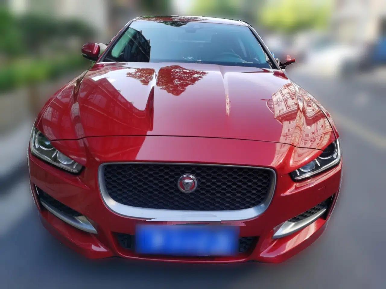 Jaguar XE 2017 2.0T 200 PS R-Sport — миниатюра 2