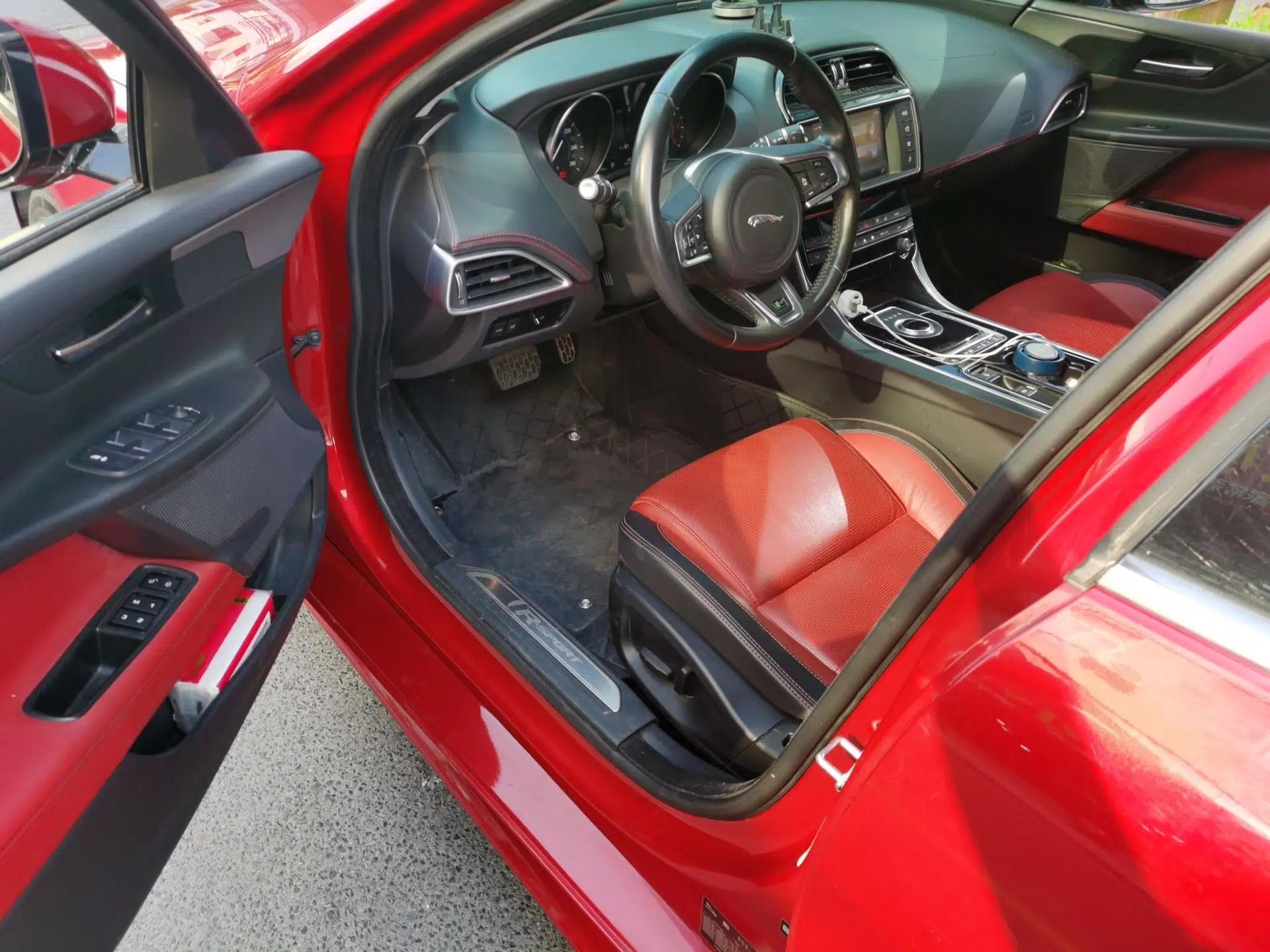 Jaguar XE 2017 2.0T 200 PS R-Sport — миниатюра 17