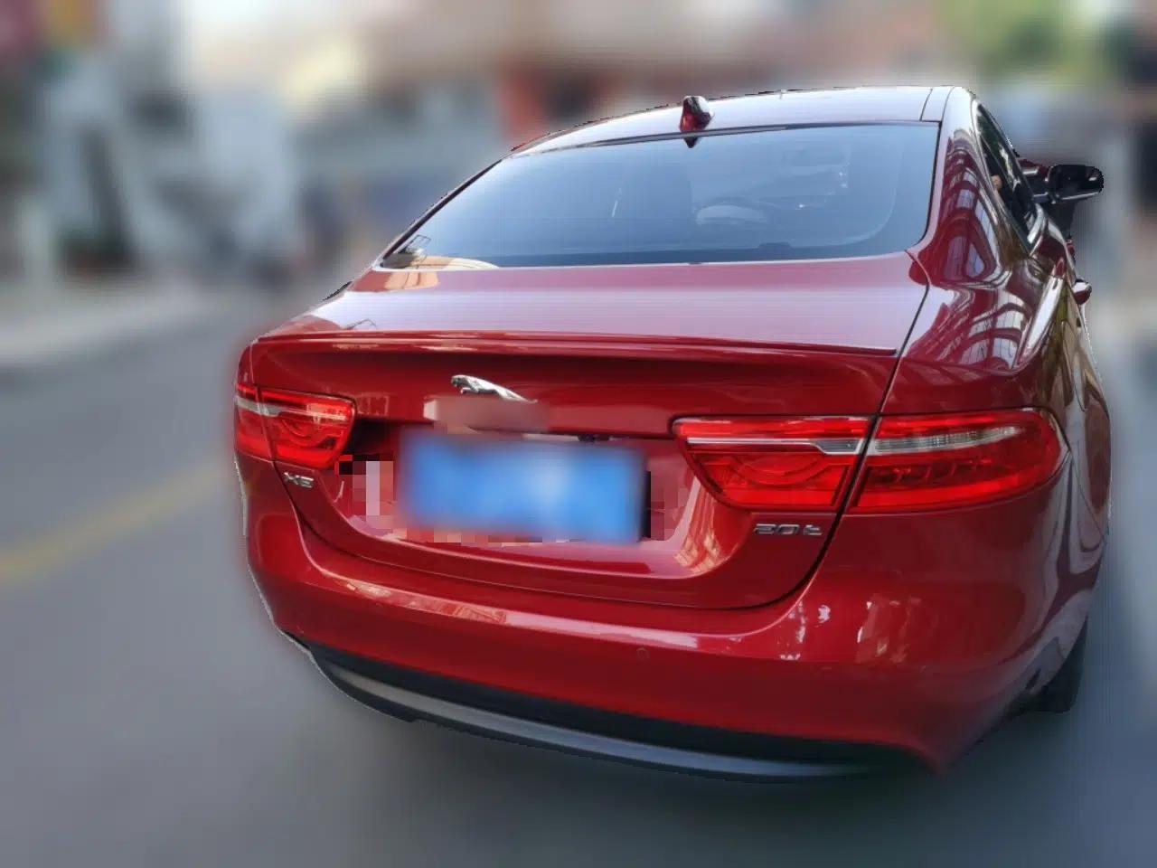 Jaguar XE 2017 2.0T 200 PS R-Sport — миниатюра 5