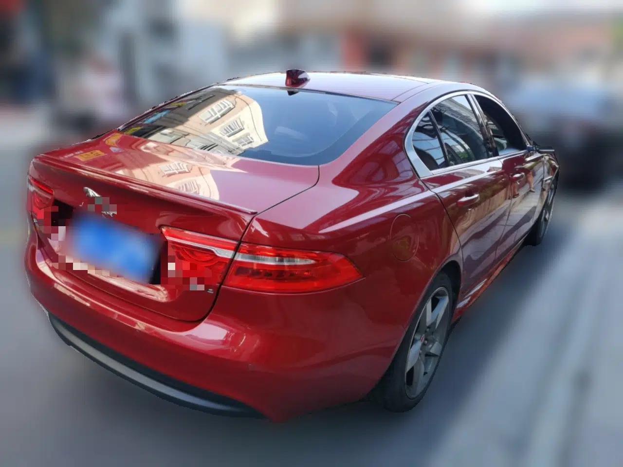 Jaguar XE 2017 2.0T 200 PS R-Sport — миниатюра 6