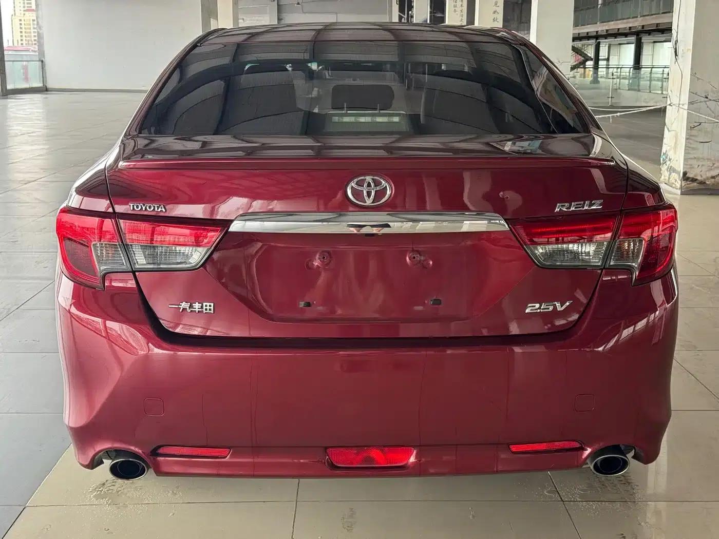 Reiz 2013 2.5V Premium Edition — миниатюра 5