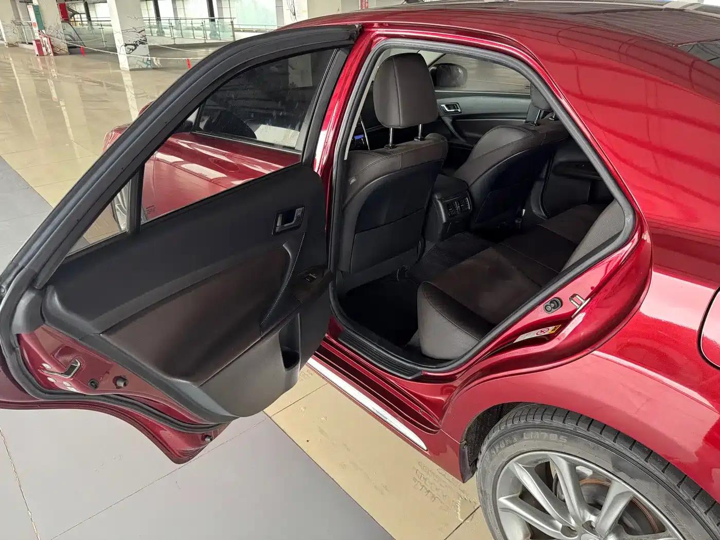 Reiz 2013 2.5V Premium Edition — миниатюра 10