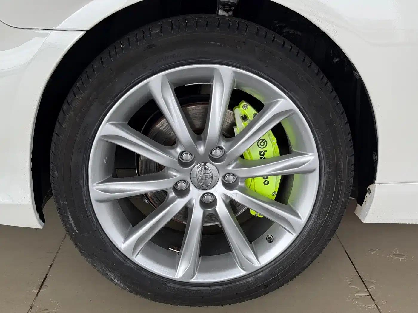 Reiz 2013 2.5V Premium Edition — миниатюра 13