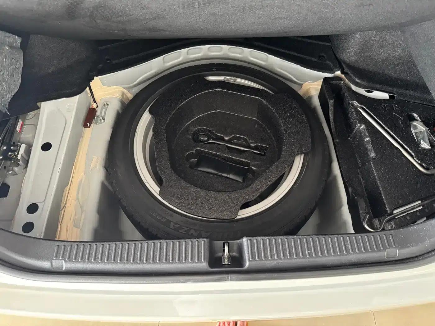 Reiz 2013 2.5V Premium Edition — миниатюра 17