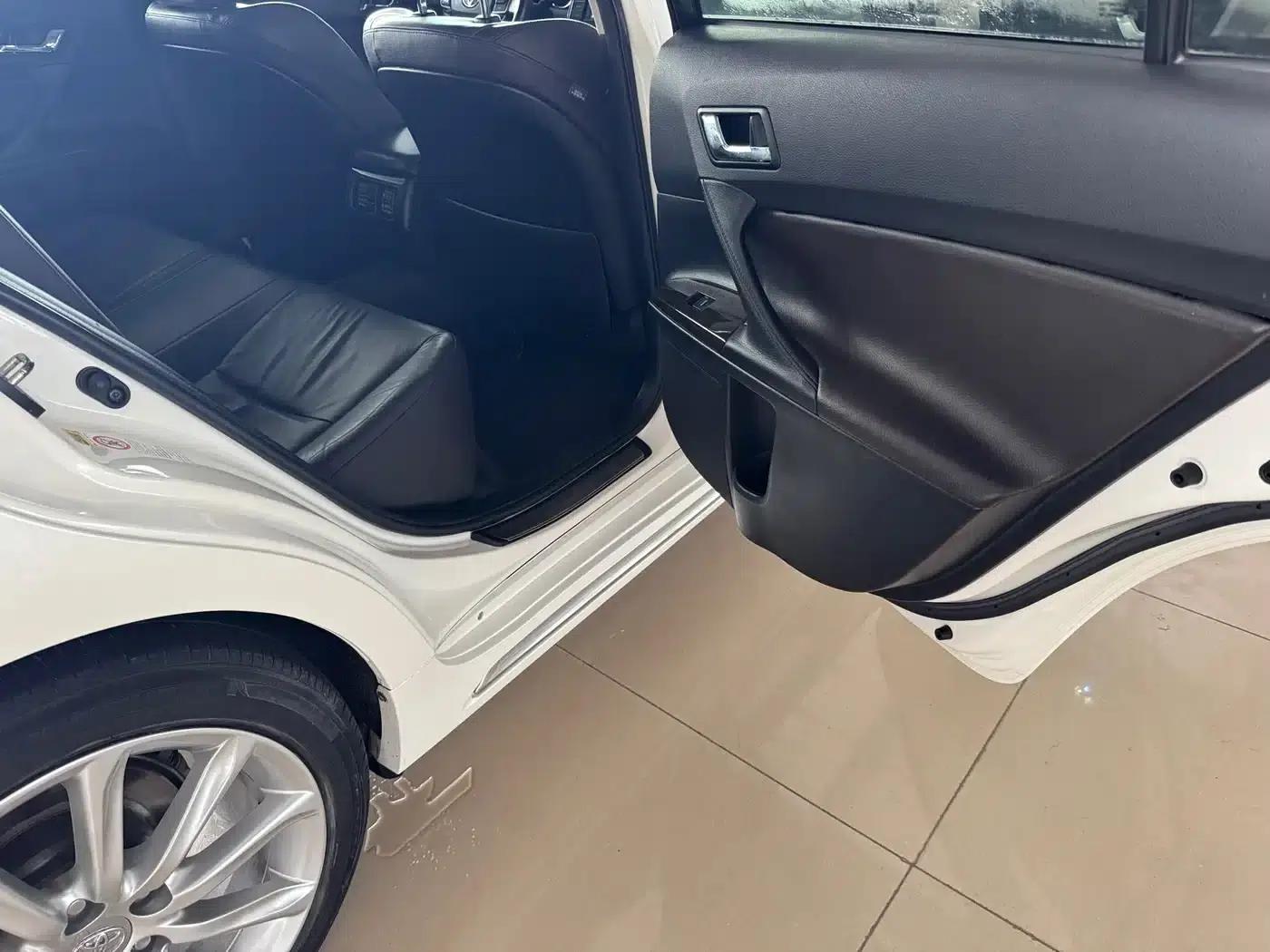 Reiz 2013 2.5V Premium Edition — миниатюра 20