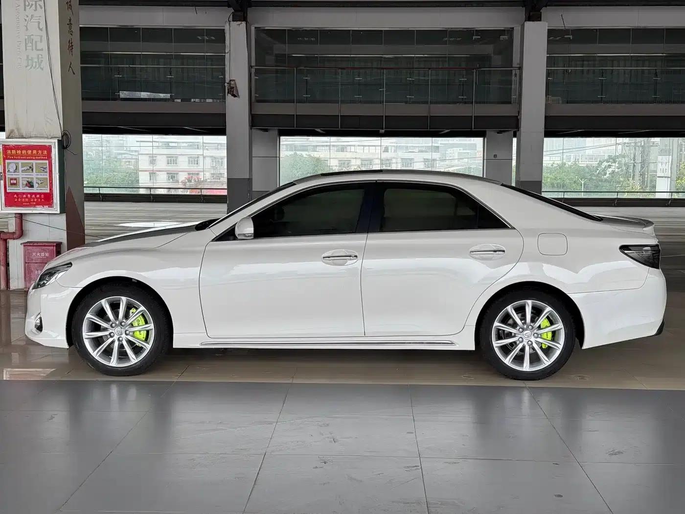 Reiz 2013 2.5V Premium Edition — миниатюра 3