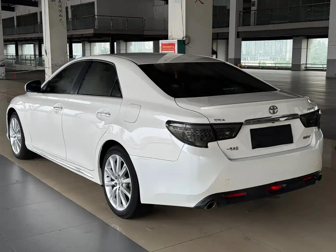 Reiz 2013 2.5V Premium Edition — миниатюра 4