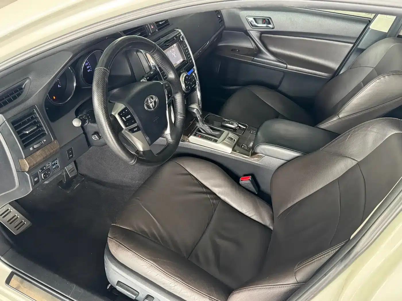 Reiz 2013 2.5V Premium Edition — миниатюра 6