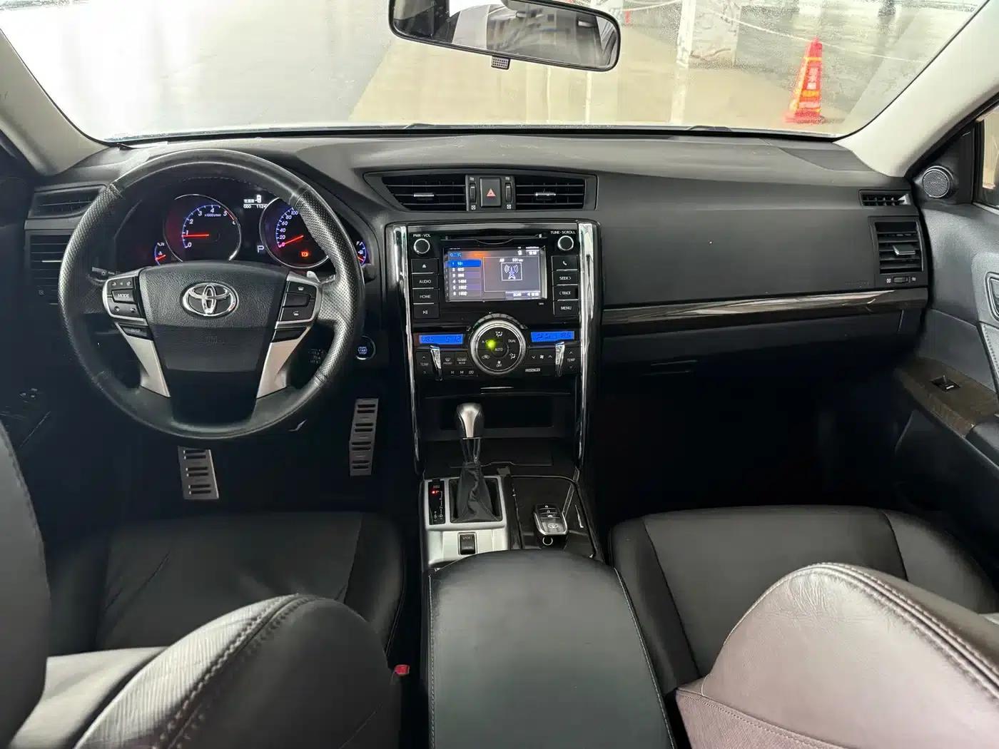 Reiz 2013 2.5V Premium Edition — миниатюра 10
