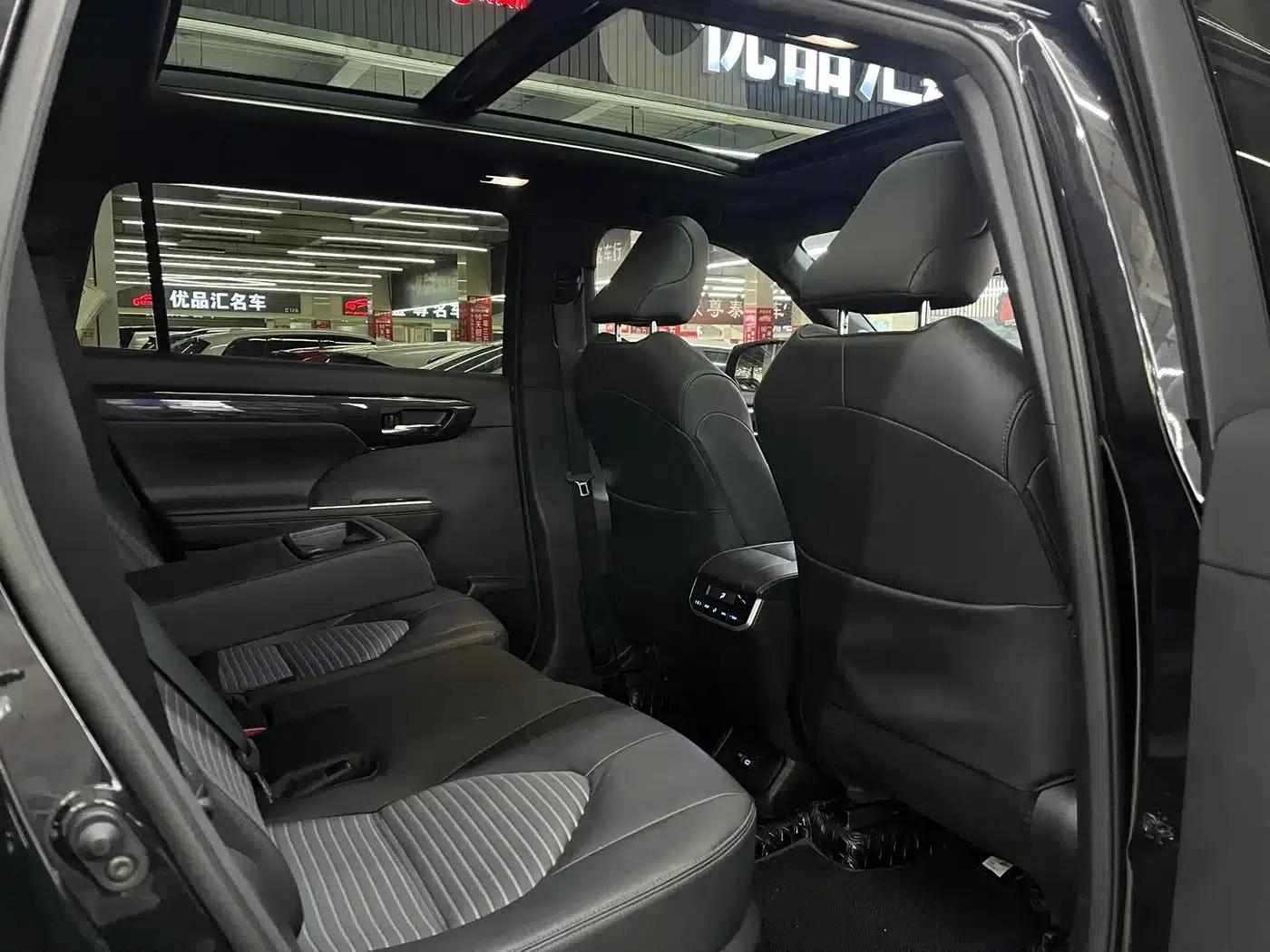 Crown Land Cruiser 2022 2.0T 4WD Sporty Edition — миниатюра 11