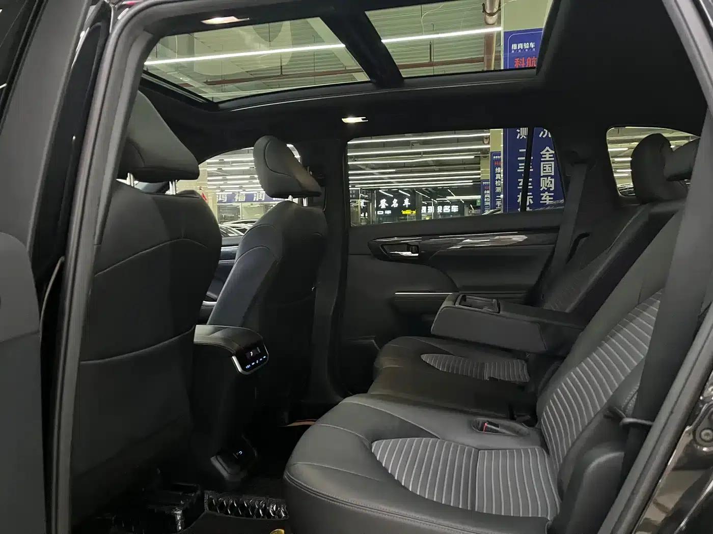 Crown Land Cruiser 2022 2.0T 4WD Sporty Edition — миниатюра 14
