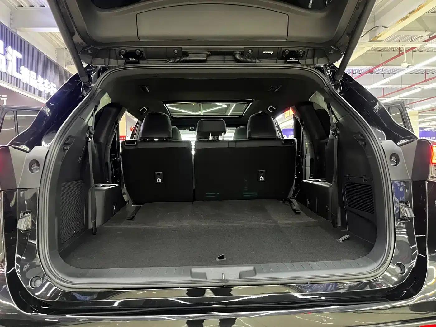 Crown Land Cruiser 2022 2.0T 4WD Sporty Edition — миниатюра 8