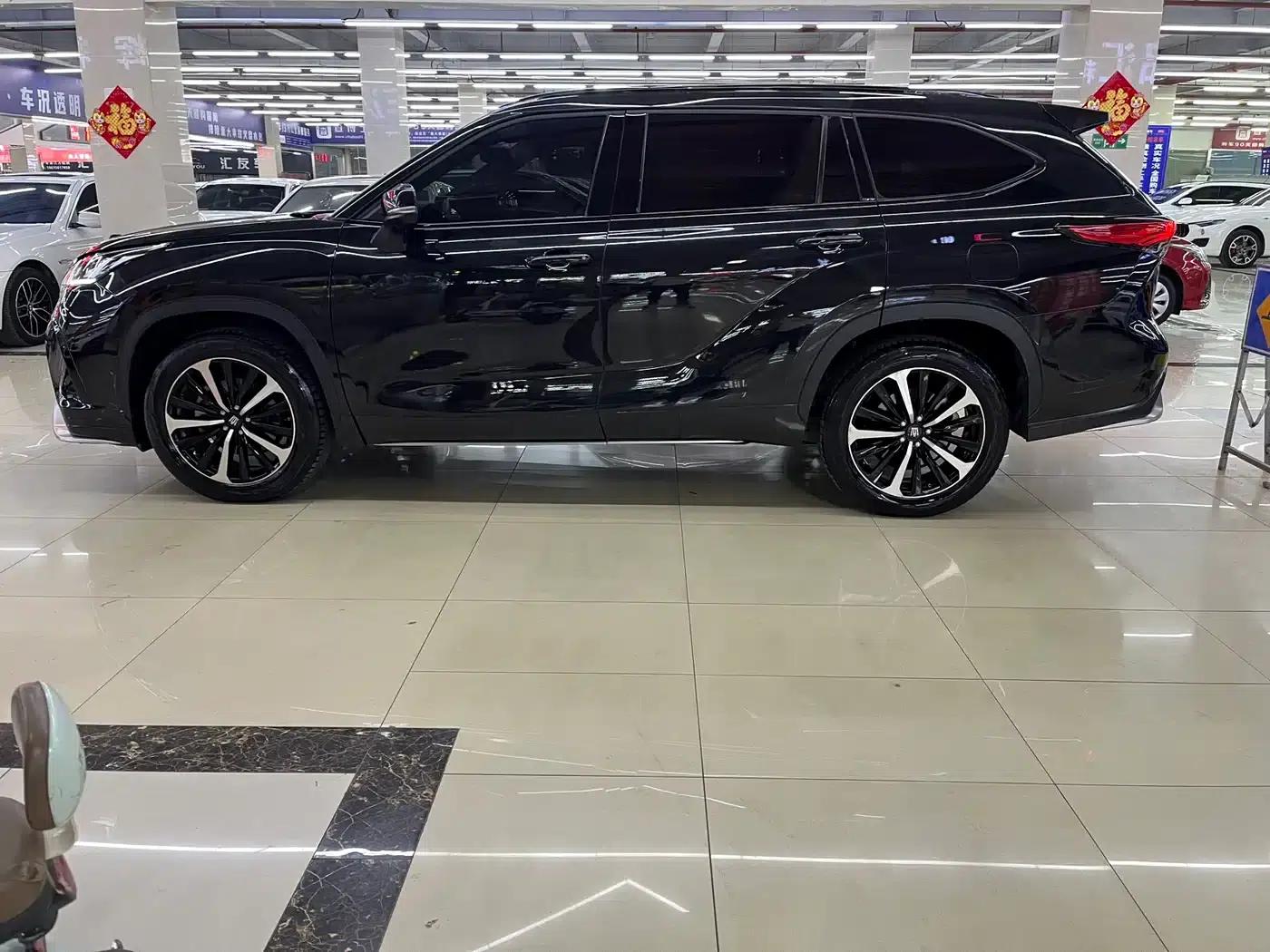 Crown Land Cruiser 2022 2.0T 4WD Sporty Edition — миниатюра 9