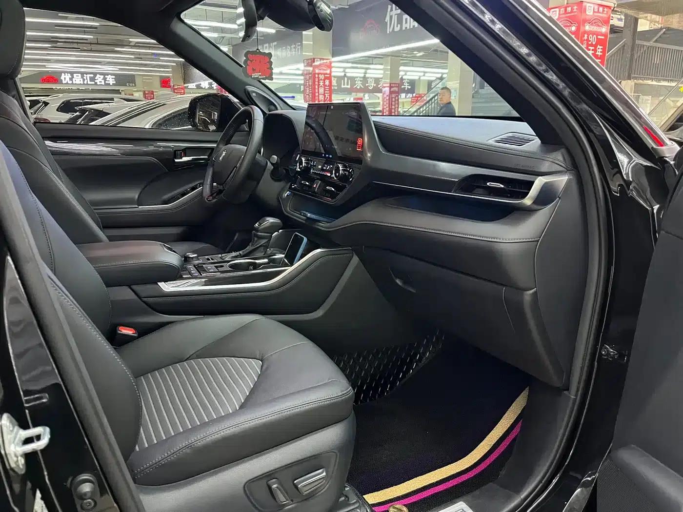 Crown Land Cruiser 2022 2.0T 4WD Sporty Edition — миниатюра 10