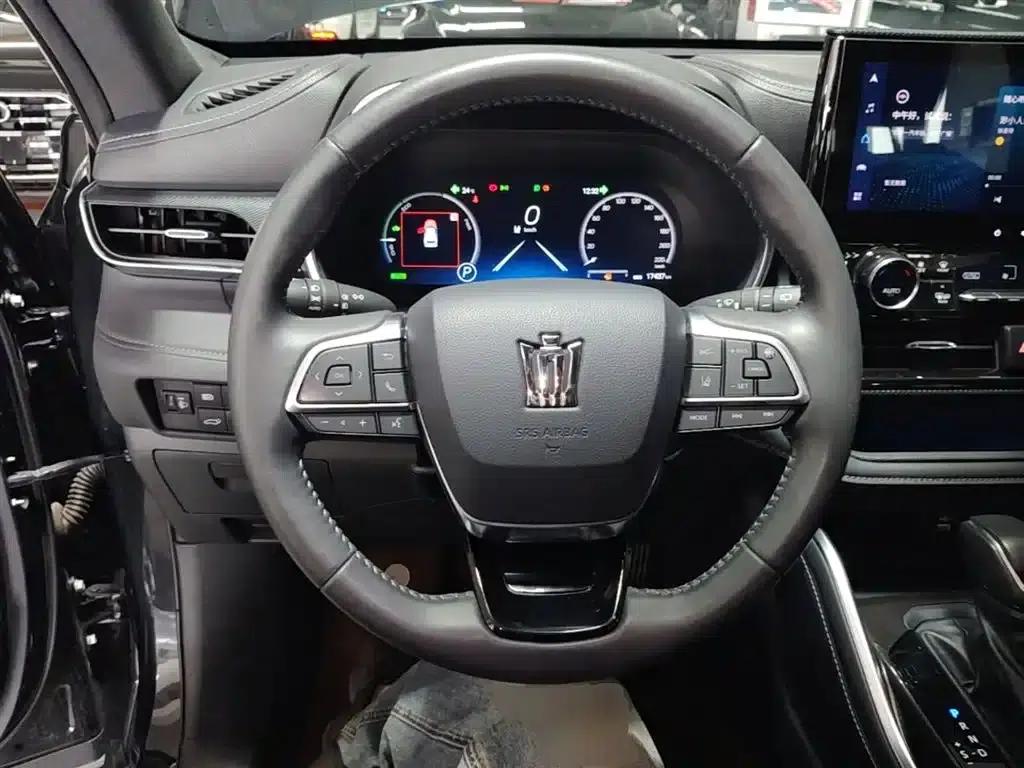 Crown Land Cruiser 2023 2.5L HEV 4WD Premium Edition — миниатюра 11