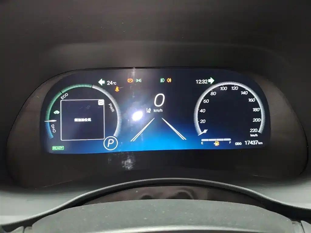 Crown Land Cruiser 2023 2.5L HEV 4WD Premium Edition — миниатюра 12