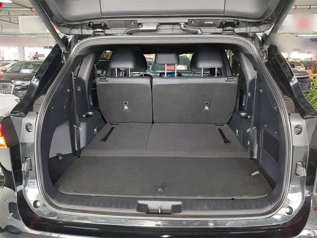 Crown Land Cruiser 2023 2.5L HEV 4WD Premium Edition — миниатюра 19