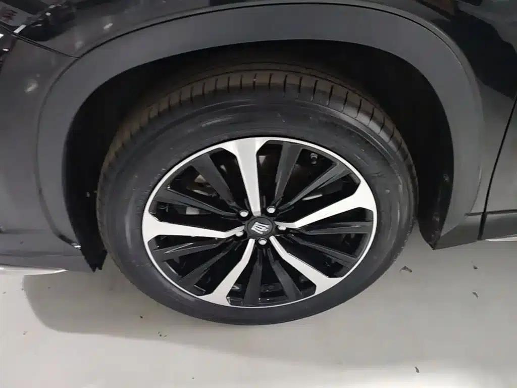 Crown Land Cruiser 2023 2.5L HEV 4WD Premium Edition — миниатюра 23