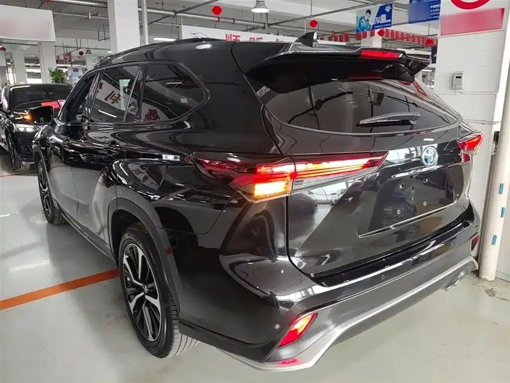 Crown Land Cruiser 2023 2.5L HEV 4WD Premium Edition — миниатюра 5