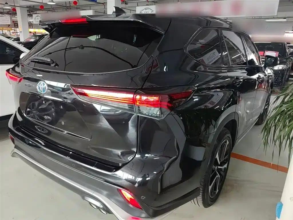 Crown Land Cruiser 2023 2.5L HEV 4WD Premium Edition — миниатюра 7