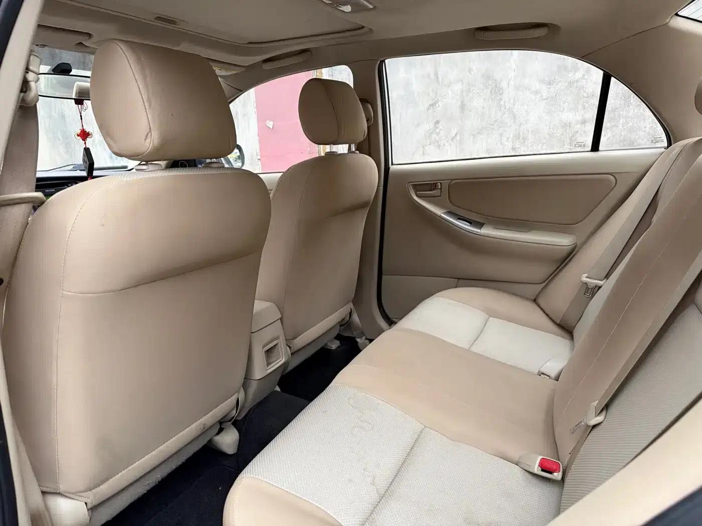 Corolla 2013 1.6L Automatic Premium Edition — миниатюра 3