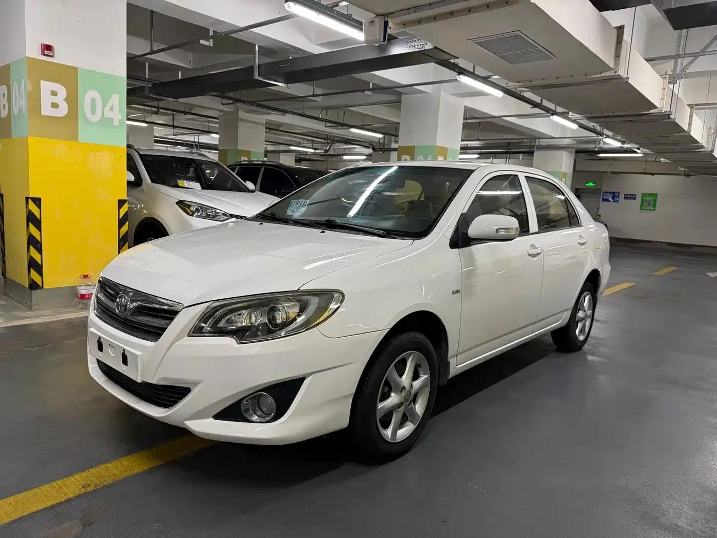 2013 Corolla 1.6L Manual Deluxe Edition — миниатюра 2