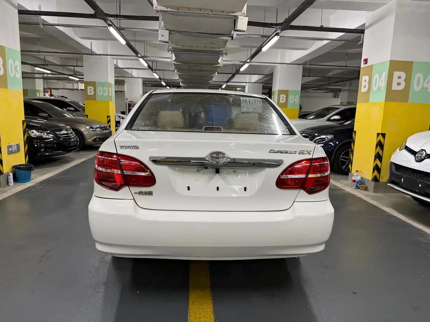 2013 Corolla 1.6L Manual Deluxe Edition — миниатюра 3