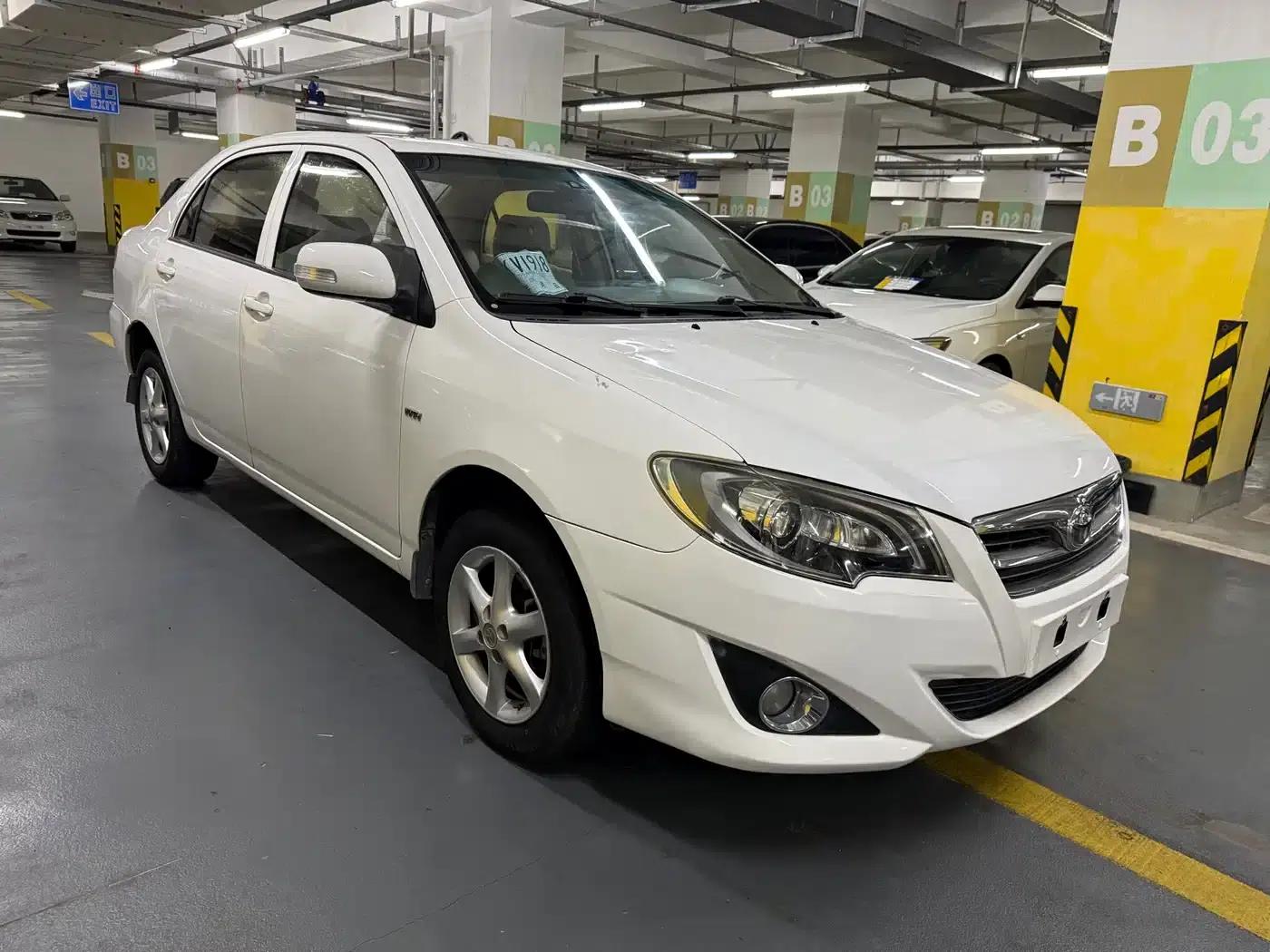 2013 Corolla 1.6L Manual Deluxe Edition — миниатюра 4