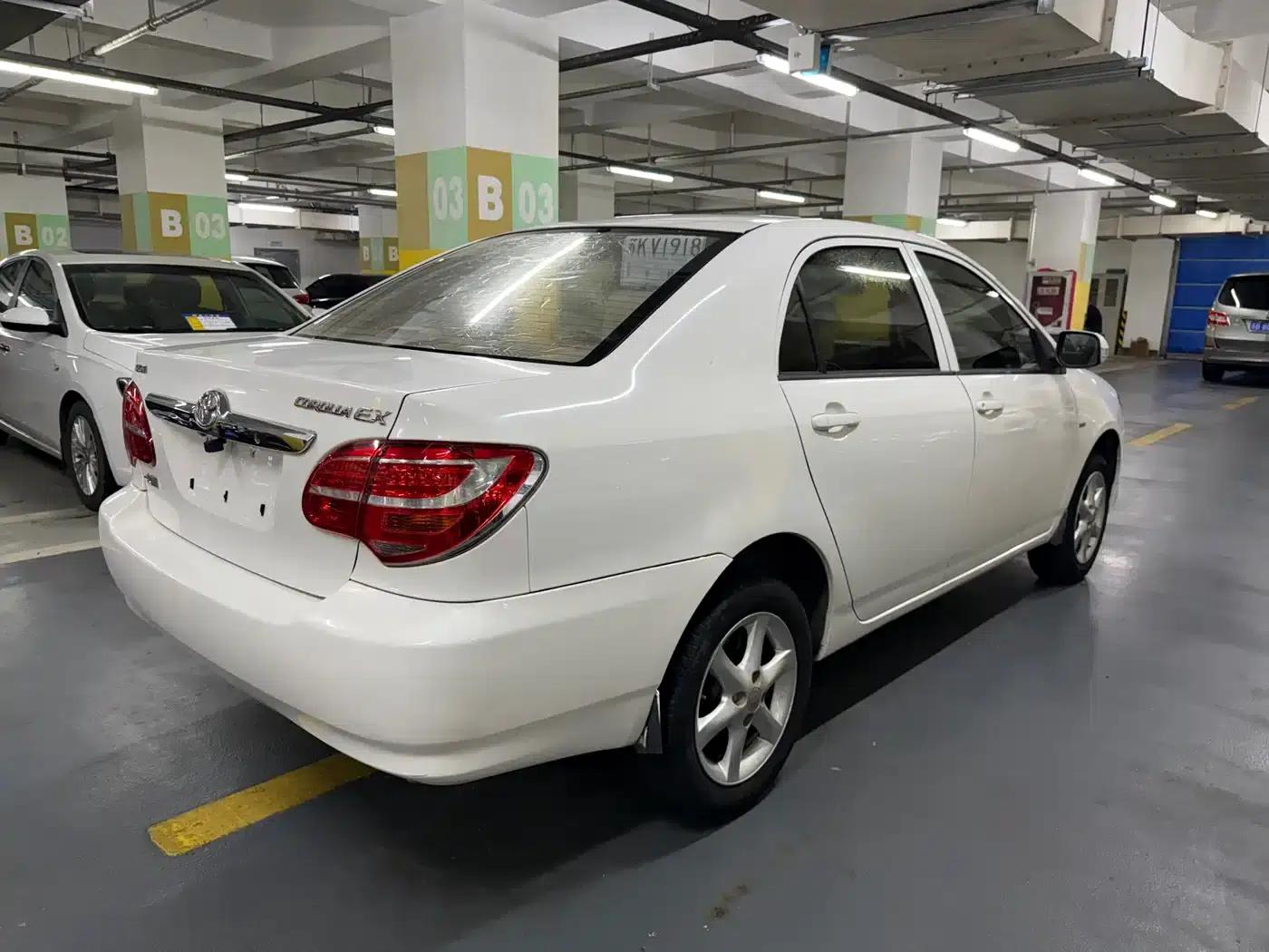 2013 Corolla 1.6L Manual Deluxe Edition — миниатюра 5