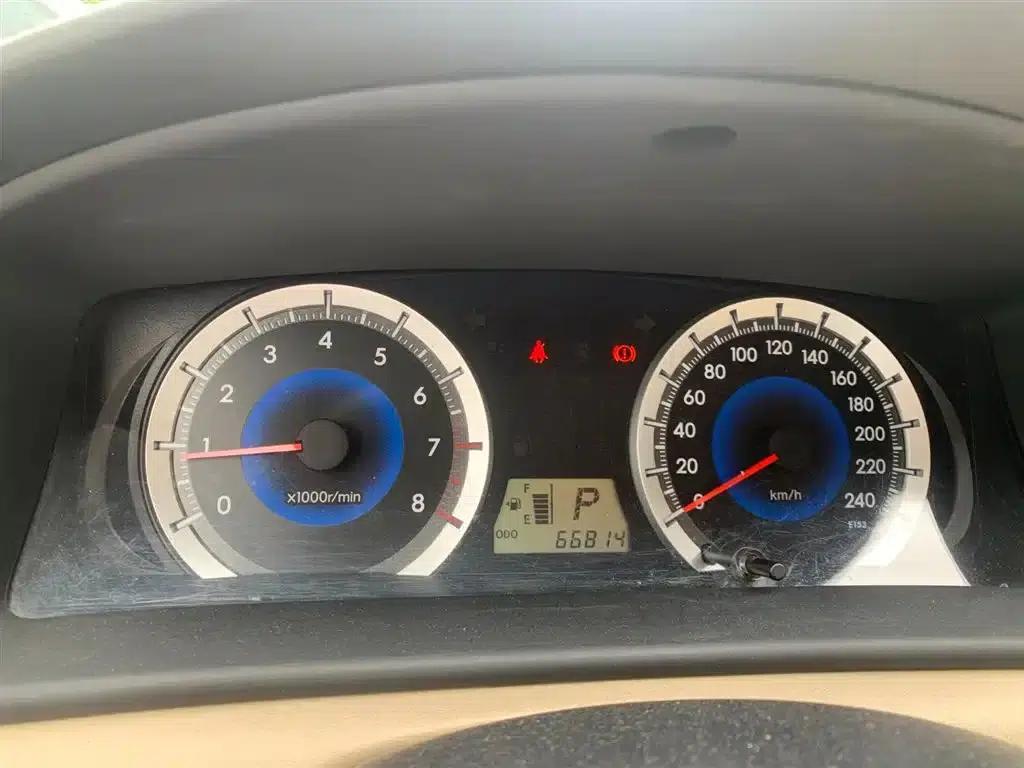 Corolla 2013 1.6L Automatic Deluxe Edition — миниатюра 11
