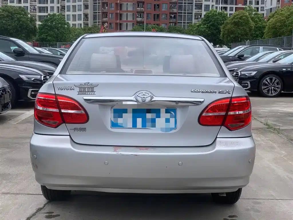 Corolla 2013 1.6L Automatic Deluxe Edition — миниатюра 3