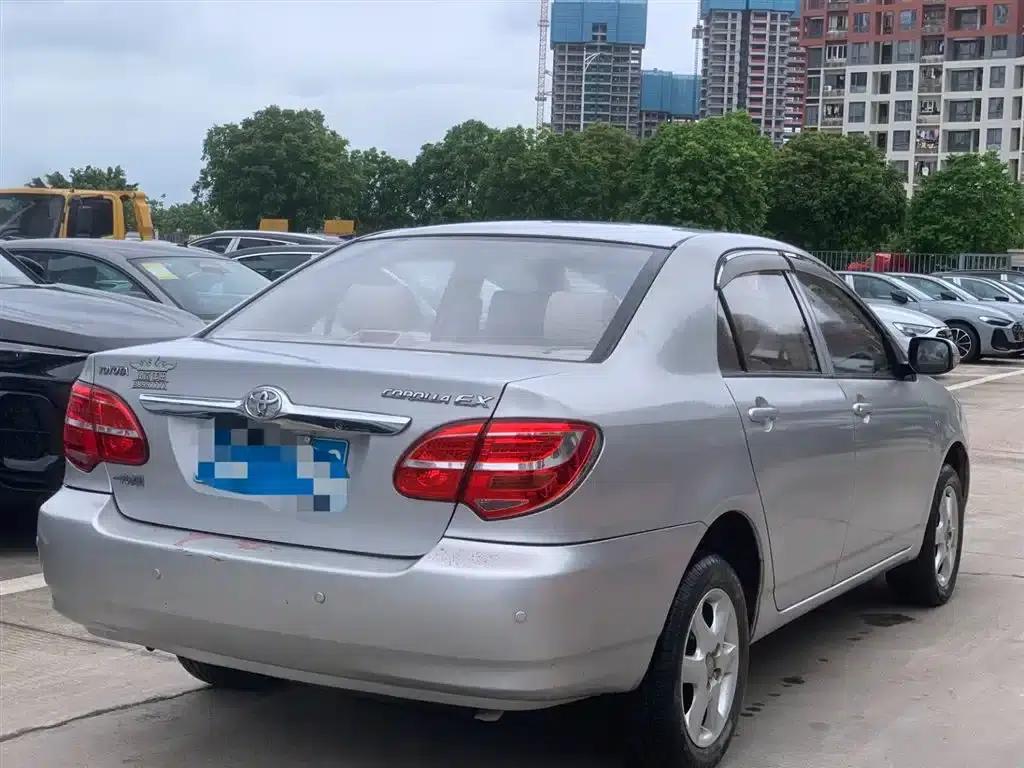 Corolla 2013 1.6L Automatic Deluxe Edition — миниатюра 4