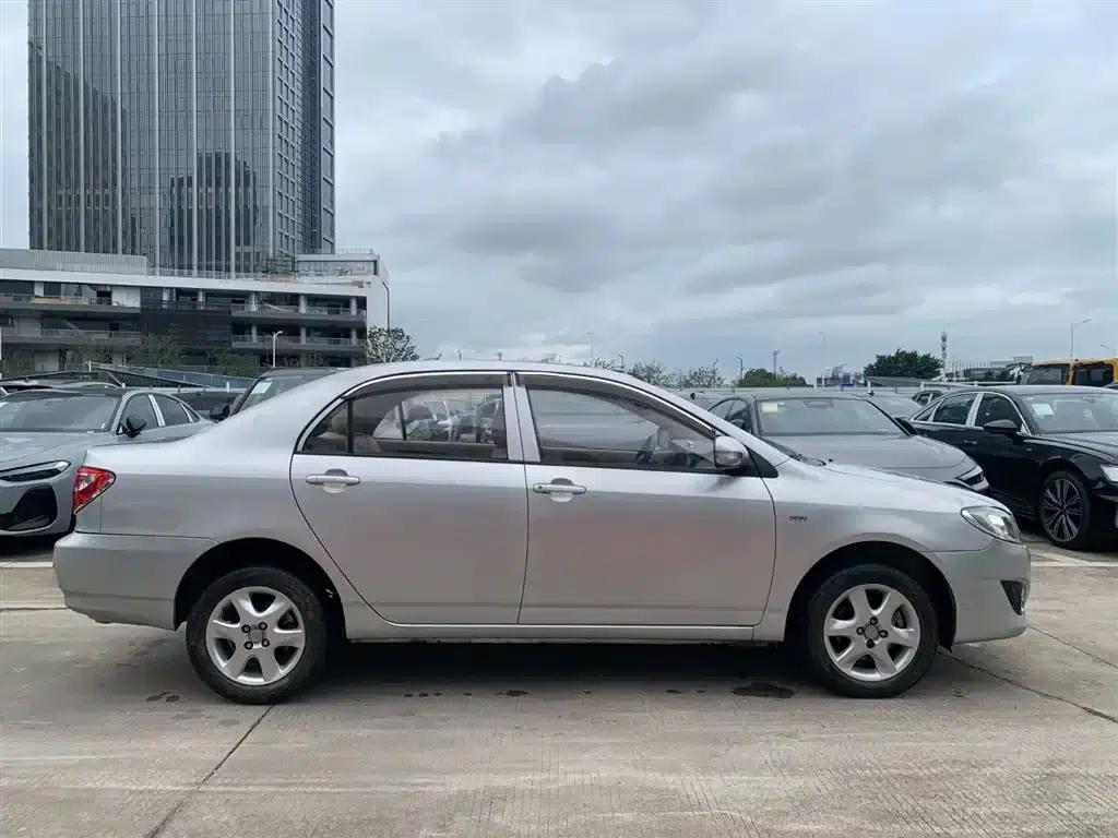 Corolla 2013 1.6L Automatic Deluxe Edition — миниатюра 5