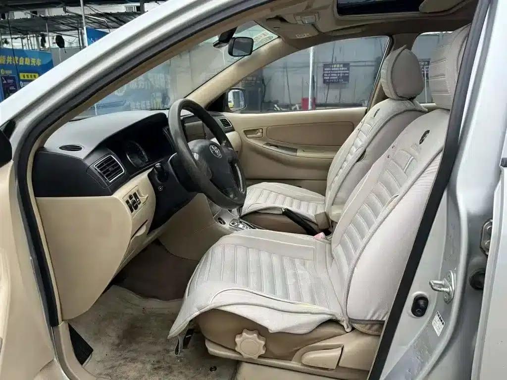 Corolla 2013 1.6L Automatic Deluxe Edition — миниатюра 4