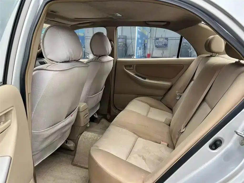 Corolla 2013 1.6L Automatic Deluxe Edition — миниатюра 6
