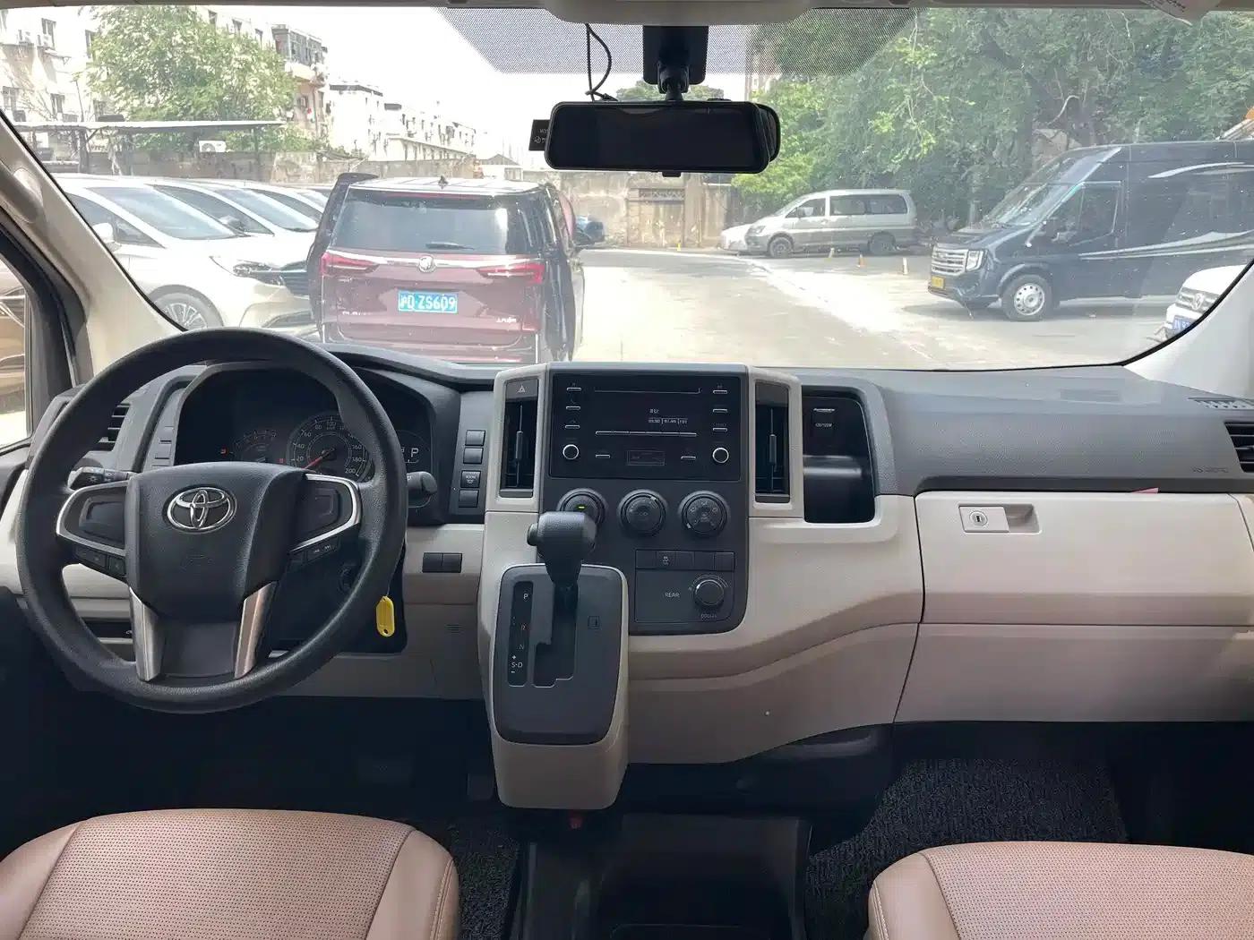 2022 HIACE 3.5L Automatic — миниатюра 12