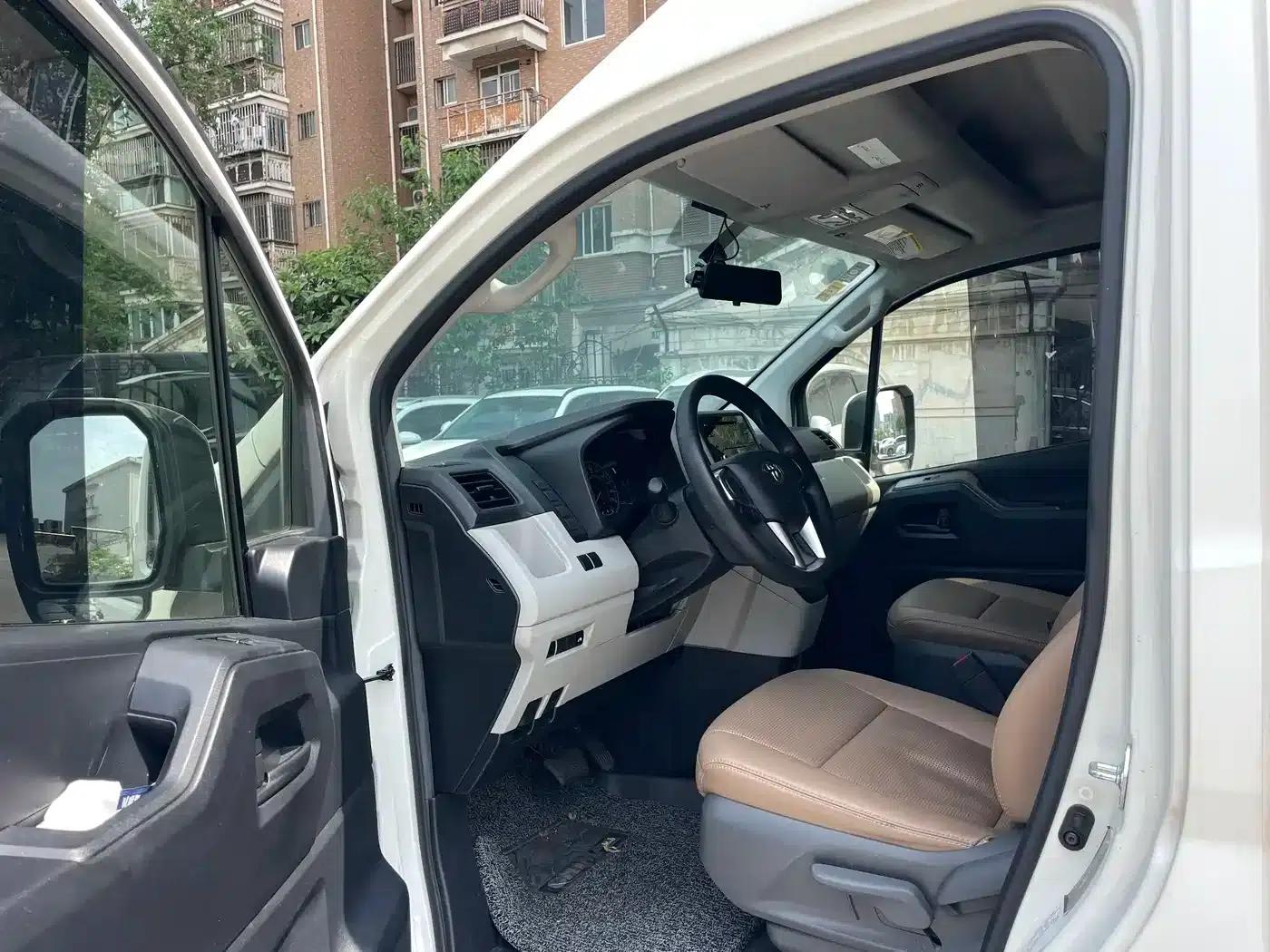 2022 HIACE 3.5L Automatic — миниатюра 13