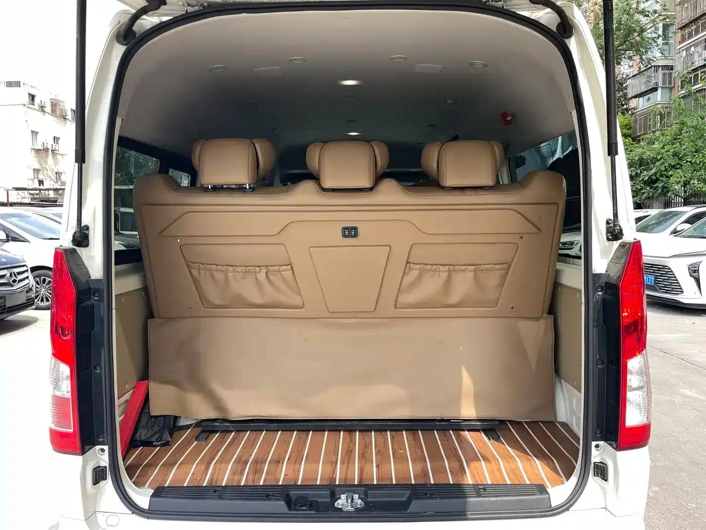 2022 HIACE 3.5L Automatic — миниатюра 19