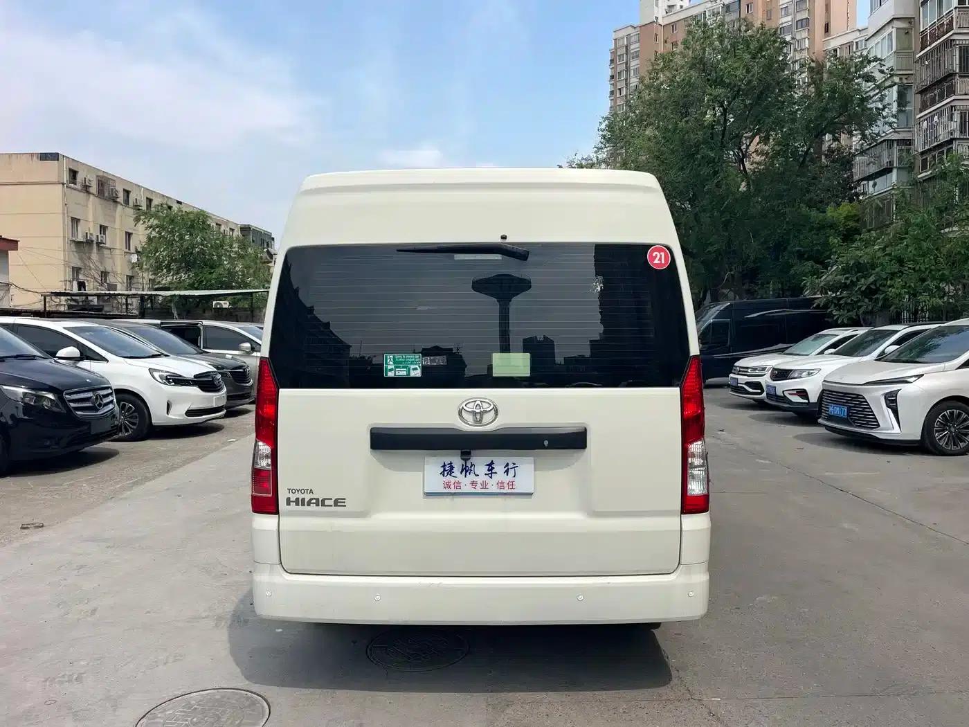 2022 HIACE 3.5L Automatic — миниатюра 5