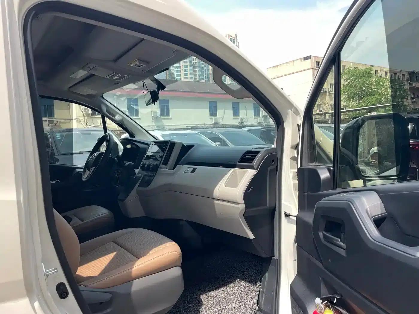 2022 HIACE 3.5L Automatic — миниатюра 7