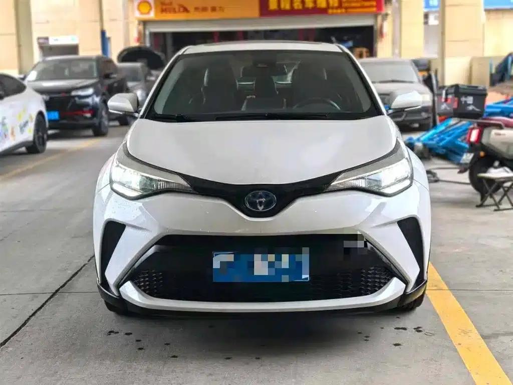 Toyota C-HR 2021 Hybrid 2.0L E-CVT Luxury Edition — миниатюра 3
