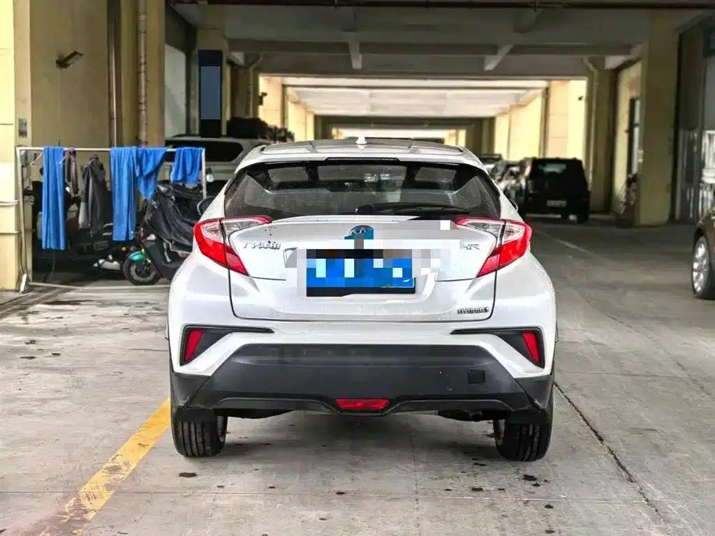 Toyota C-HR 2021 Hybrid 2.0L E-CVT Luxury Edition — миниатюра 4