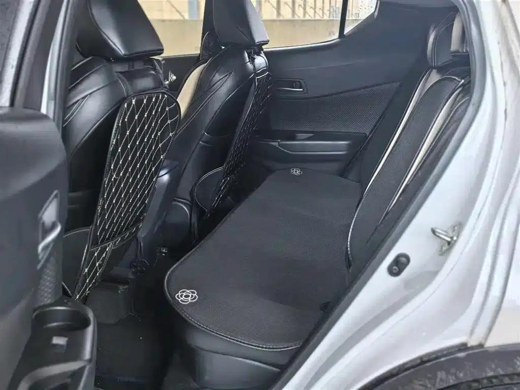Toyota C-HR 2021 Hybrid 2.0L E-CVT Luxury Edition — миниатюра 7