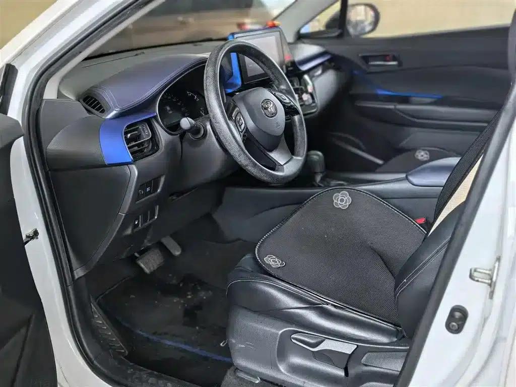 Toyota C-HR 2021 Hybrid 2.0L E-CVT Luxury Edition — миниатюра 8