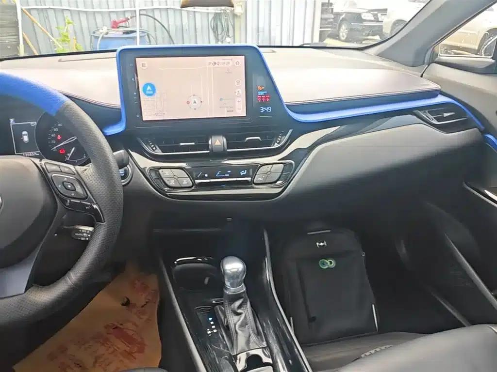 Toyota C-HR 2020 2.0L Leading Edition — миниатюра 13