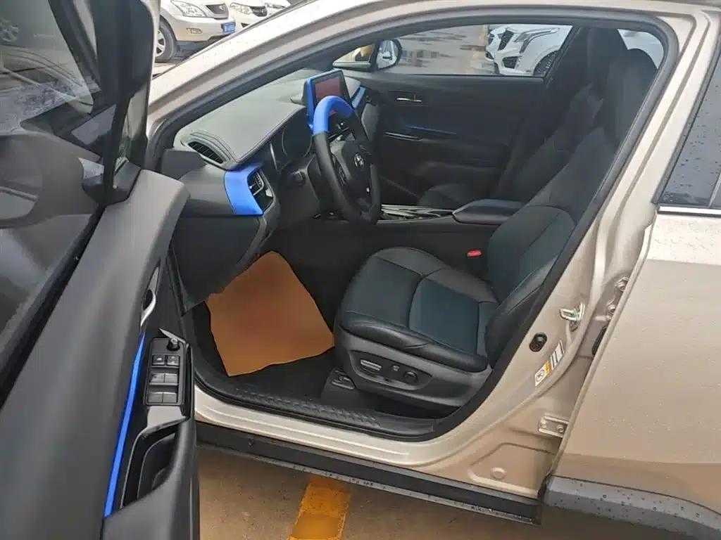 Toyota C-HR 2020 2.0L Leading Edition — миниатюра 16