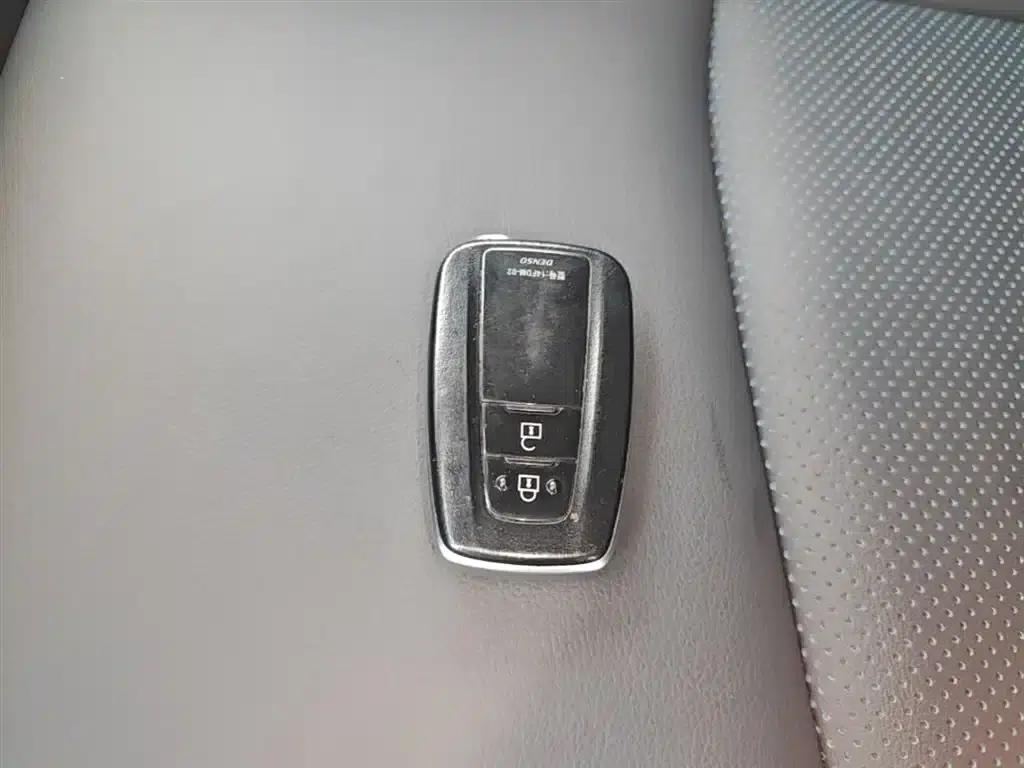 Toyota C-HR 2020 2.0L Leading Edition — миниатюра 9